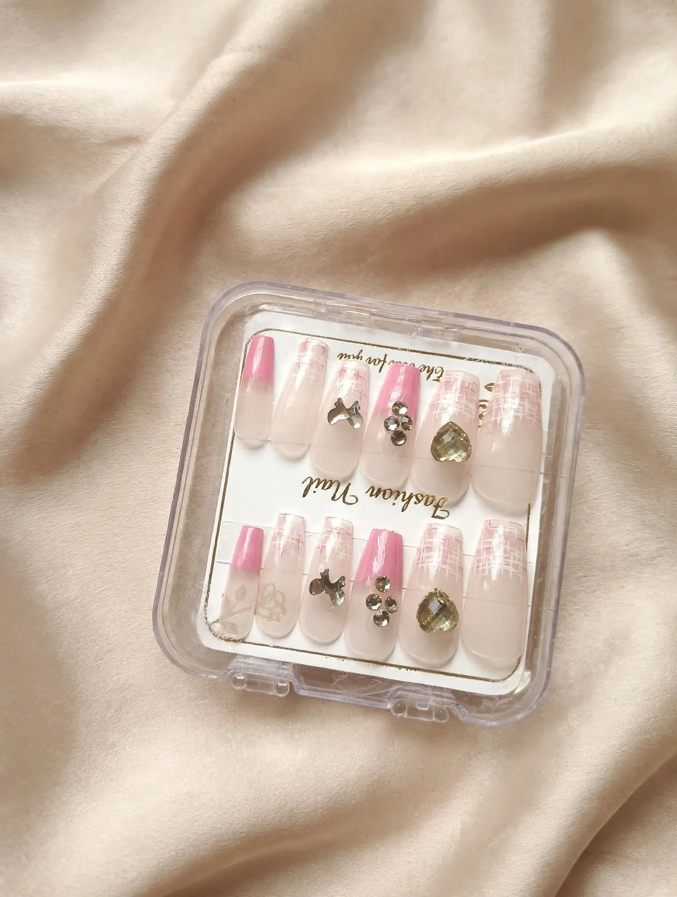 Pink Tweed Bows Press-On Nails thumbnail 2